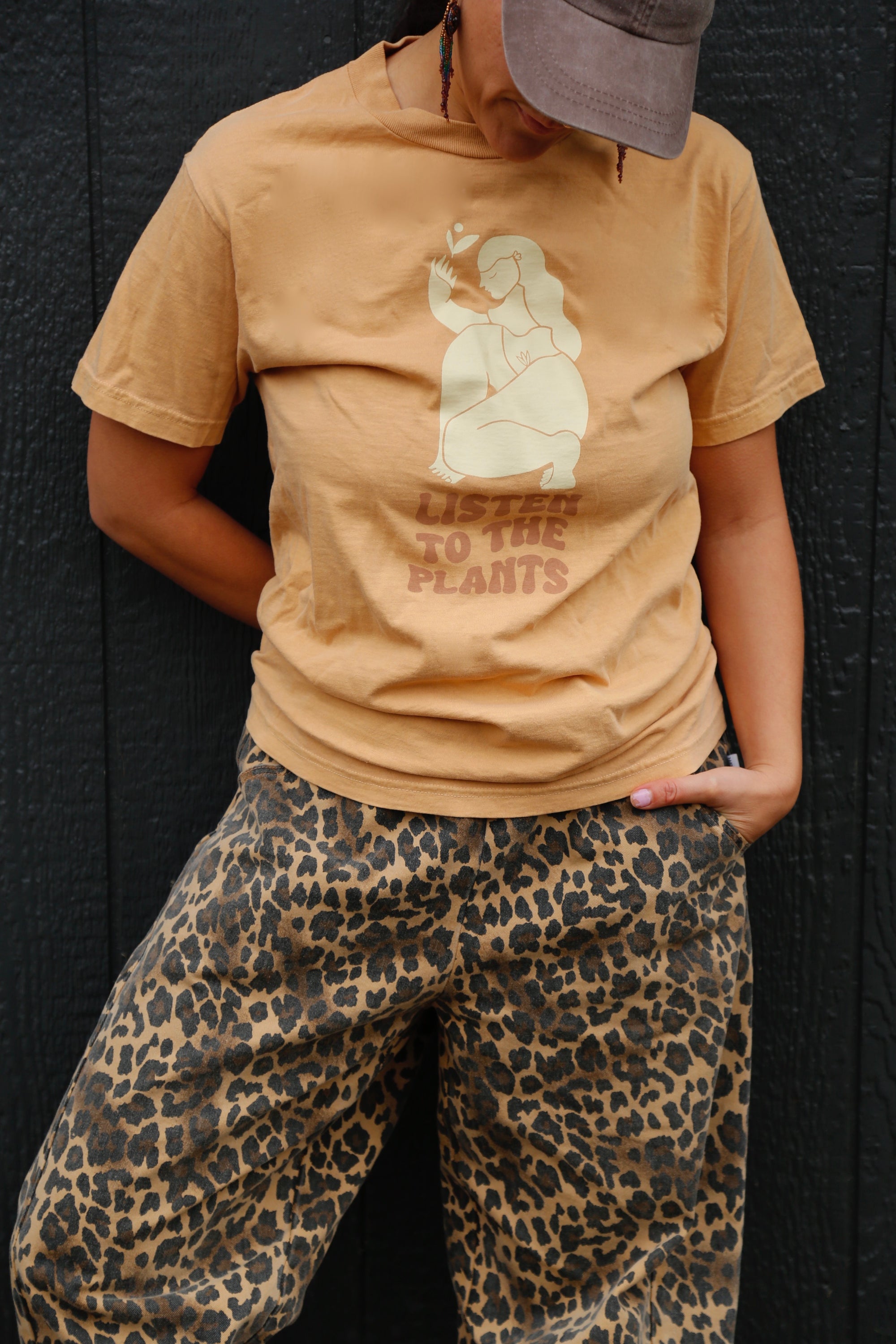 "Listen to the plants" Tee